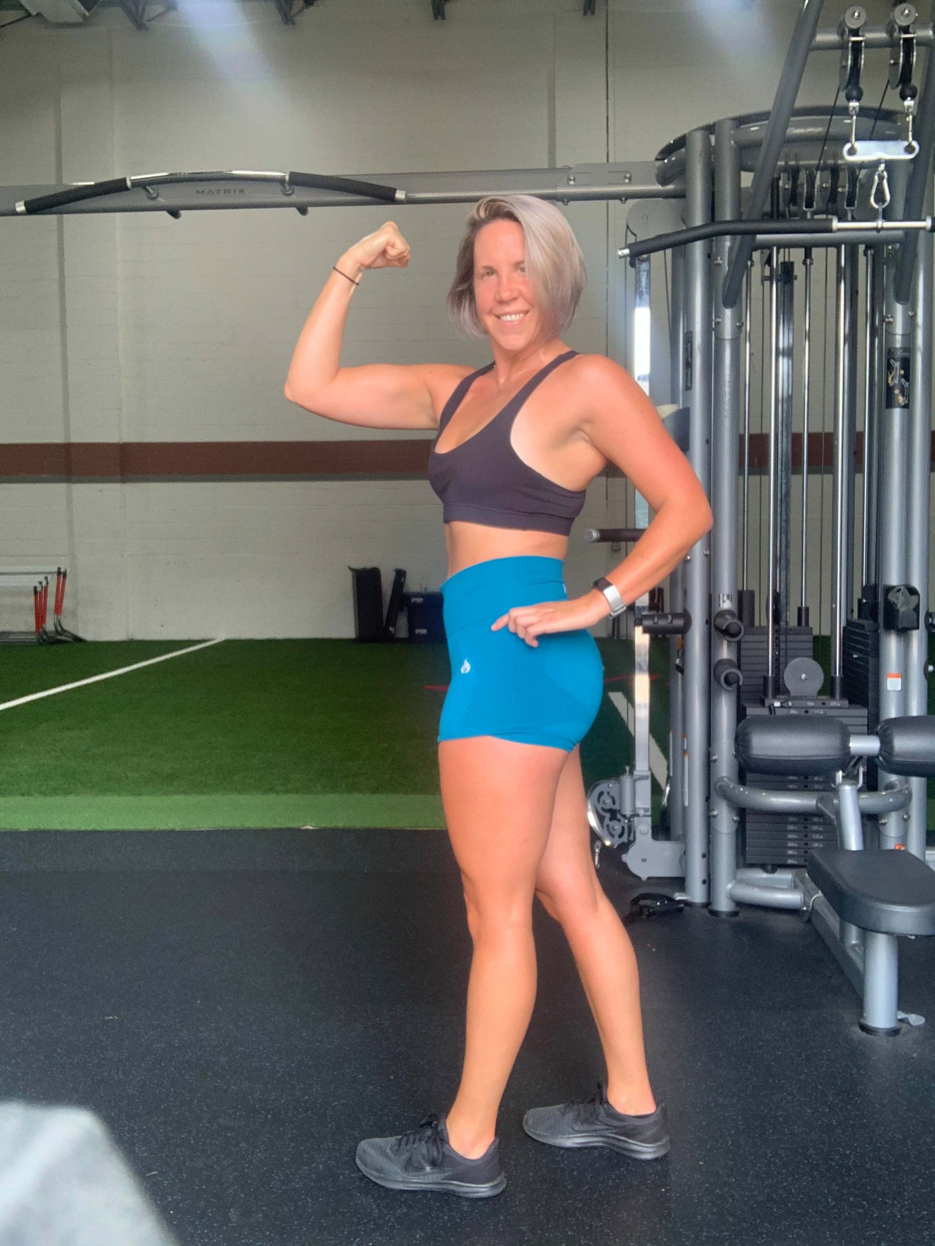 Jen De La Cruz trainer in gym